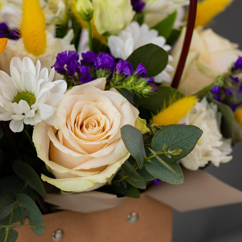 Яркий микс: композиция в сумочке